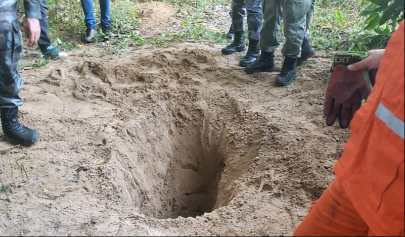 Corpo é encontrado dentro de cova no bairro Mocambinho.