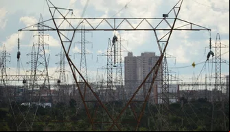 Linhas de transmissão de energia