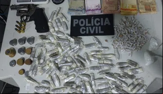 drogas e dinheiro apreendidos em Água Branca