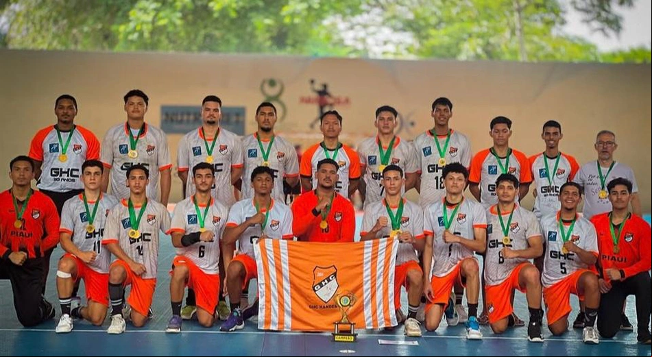 equipe da Associação Beneficente Giuliano Esporte Clube (GHC) de handebol